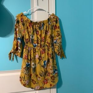 Worn once high dress perfect for any sunny occasion